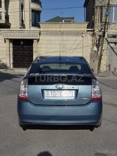 Toyota Prius-2