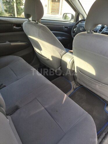 Toyota Prius-5