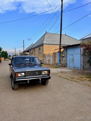 LADA (VAZ) 2107-1