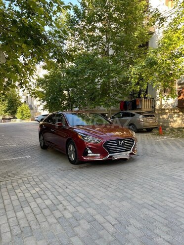 Hyundai Sonata-1
