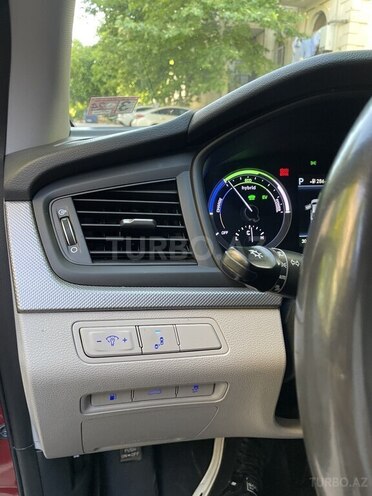 Hyundai Sonata-13