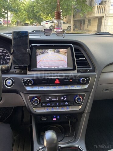 Hyundai Sonata-15