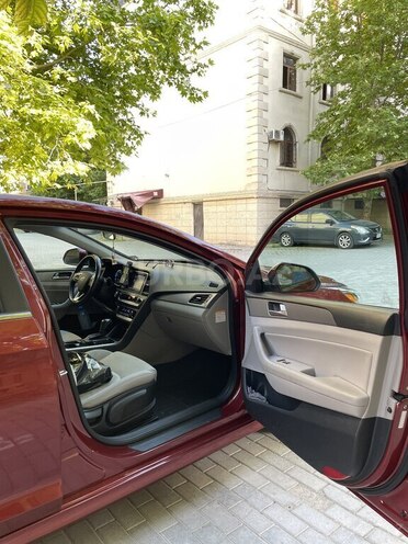 Hyundai Sonata-17