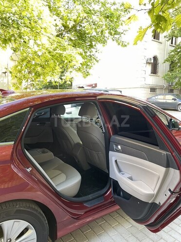 Hyundai Sonata-18
