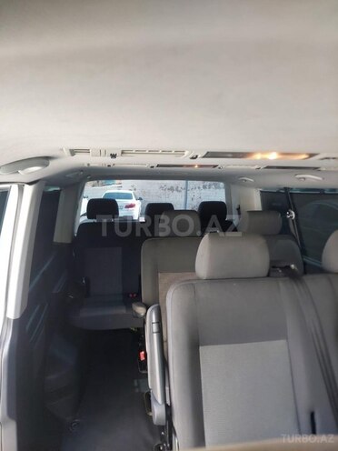 Volkswagen Caravelle-4