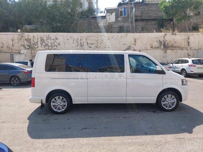 Volkswagen Caravelle-2