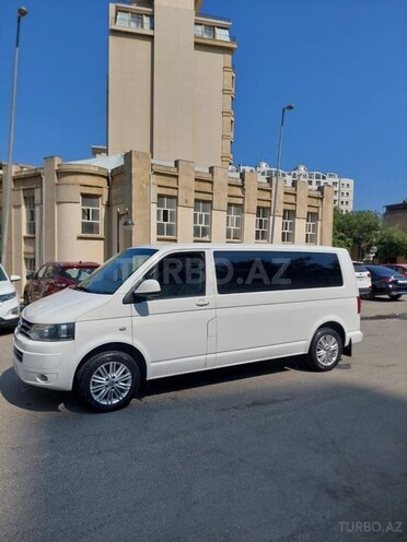 Volkswagen Caravelle-3