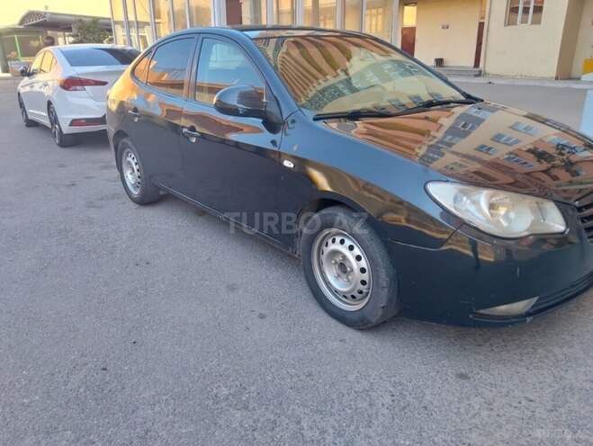 Hyundai Elantra-2
