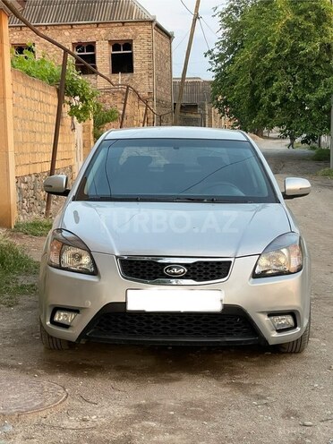 Kia Rio-1