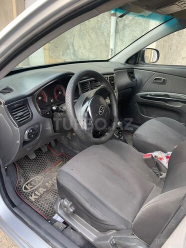 Kia Rio-6