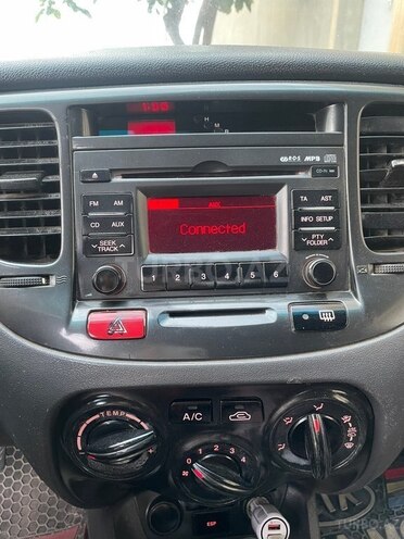 Kia Rio-7