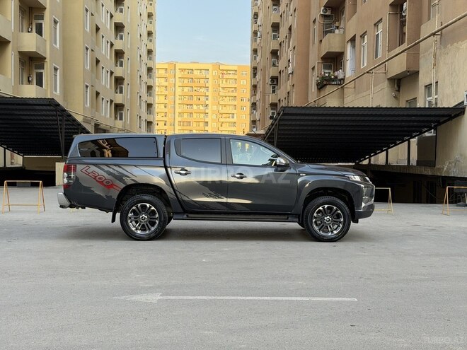 Mitsubishi L200-3