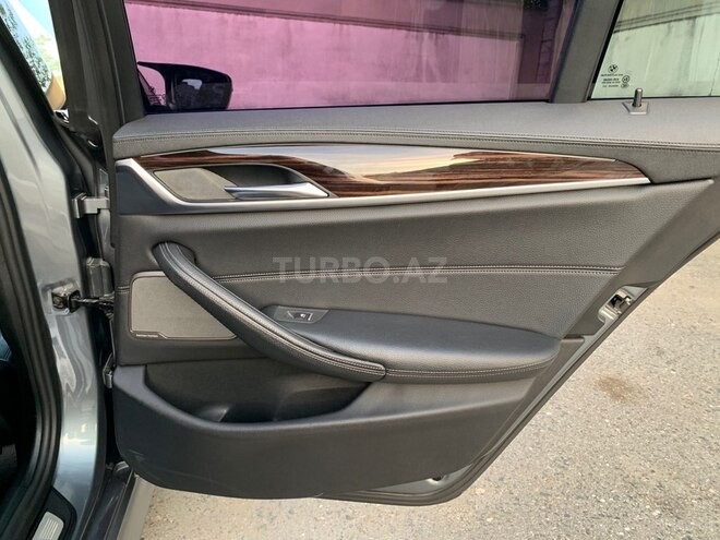 BMW 530-12