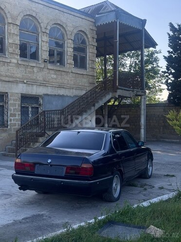 BMW 740-2