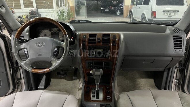 Hyundai Terracan-12