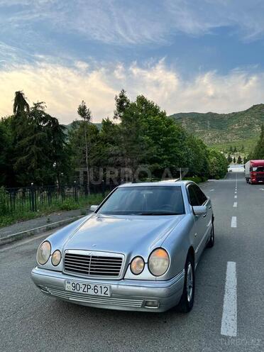 Mercedes E 230-2