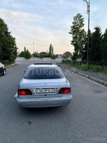 Mercedes E 230-7