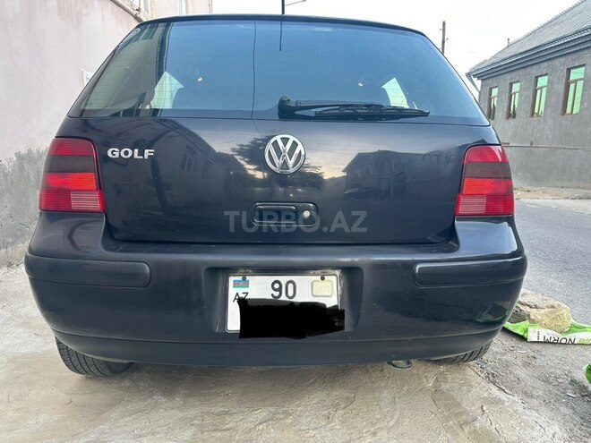Volkswagen Golf-2