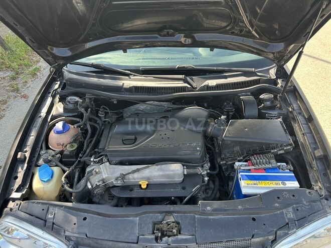 Volkswagen Golf-10