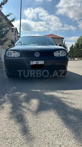 Volkswagen Golf-1