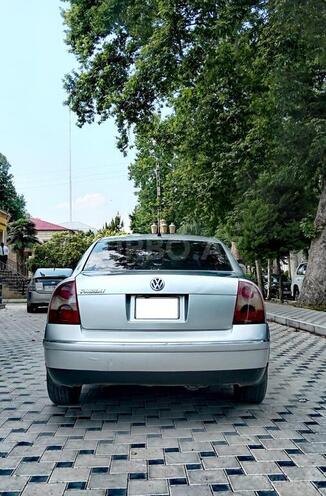Volkswagen Passat-8