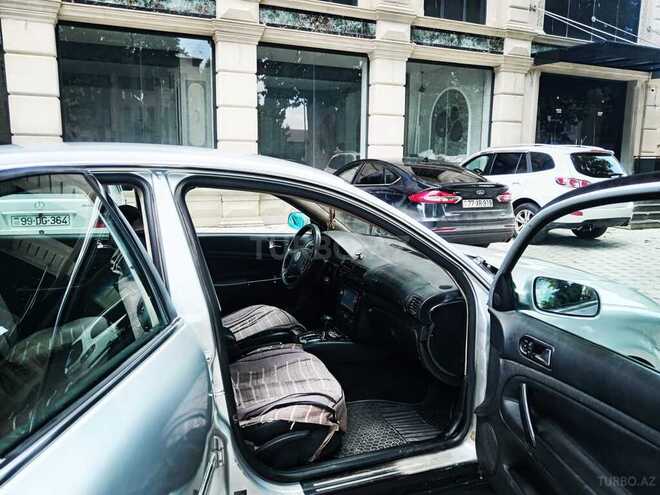Volkswagen Passat-11