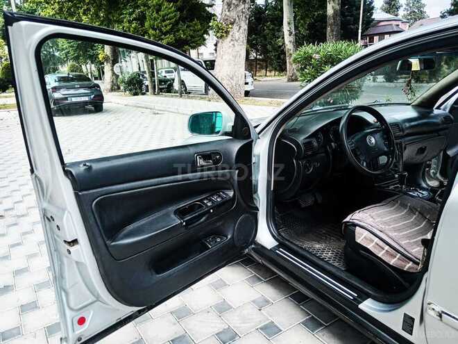 Volkswagen Passat-10