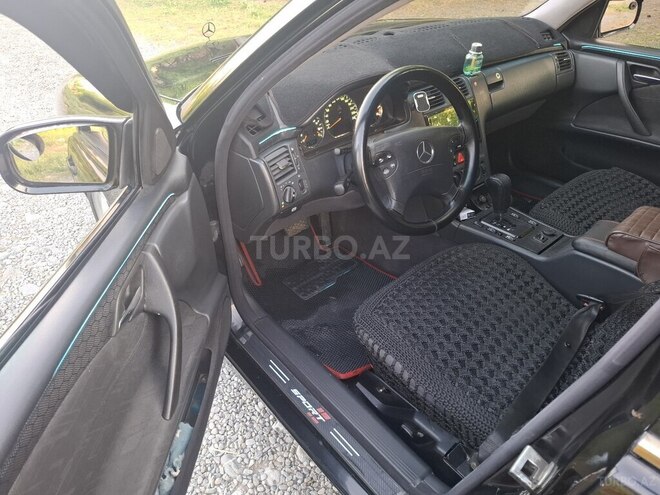 Mercedes E 240-5