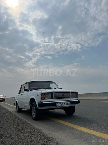 LADA (VAZ) 2107-15
