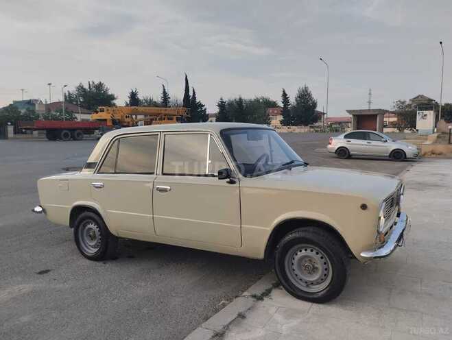 LADA (VAZ) 21011-17