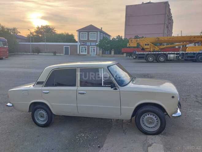 LADA (VAZ) 21011-15