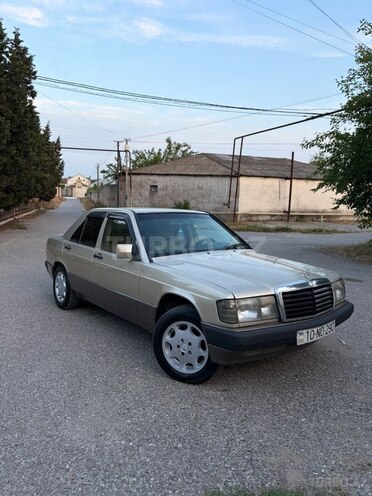 Mercedes 190-7