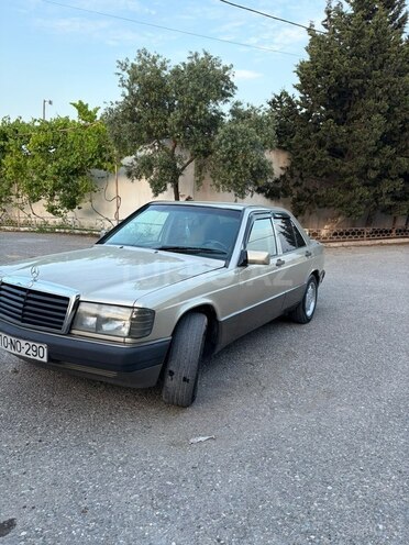 Mercedes 190-8