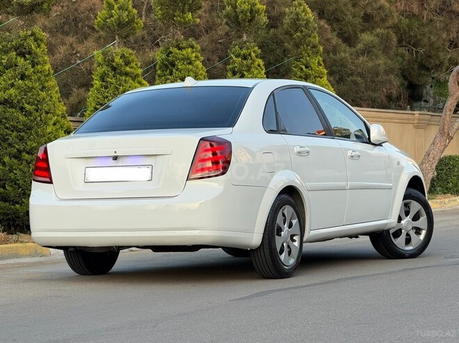 Daewoo Gentra-13