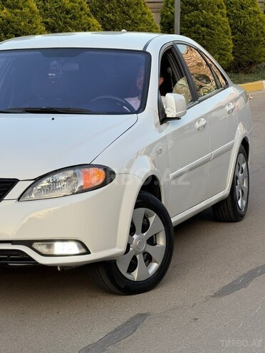 Daewoo Gentra-11