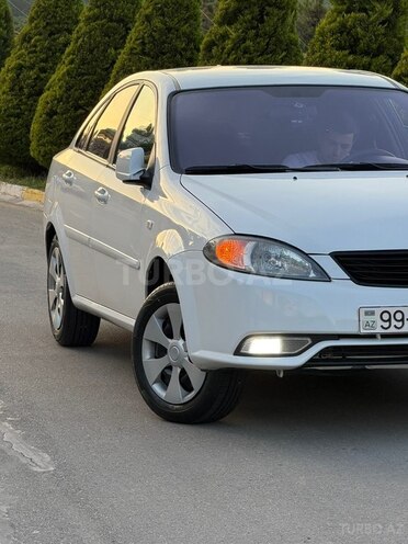 Daewoo Gentra-12