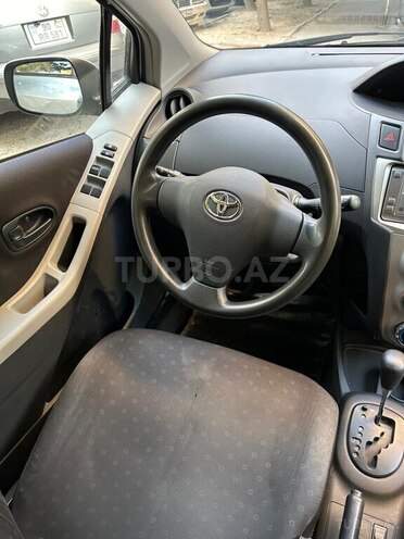 Toyota Yaris-8