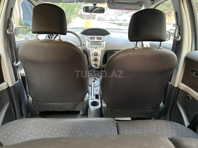 Toyota Yaris-11