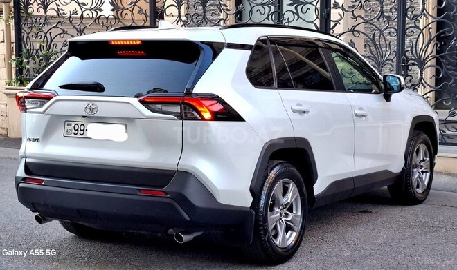 Toyota RAV4-9