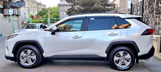 Toyota RAV4-7