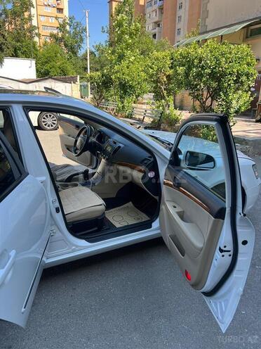Hyundai Sonata-12