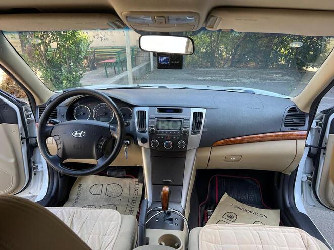 Hyundai Sonata-14