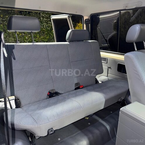 Toyota Land Cruiser-8