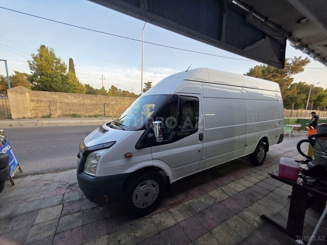 Ford Transit-5