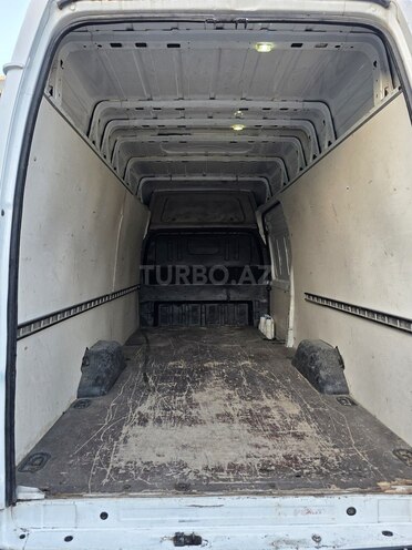 Ford Transit-12