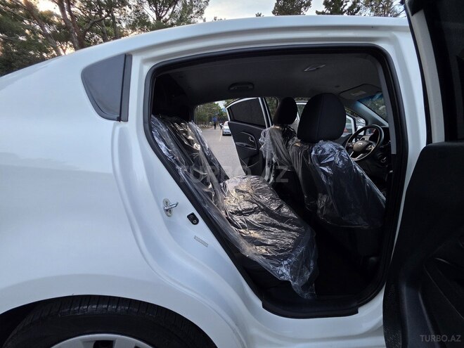 Kia Rio-12