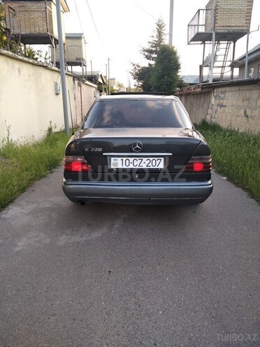 Mercedes 220 E-3