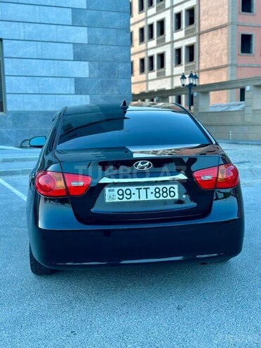 Hyundai Elantra-2