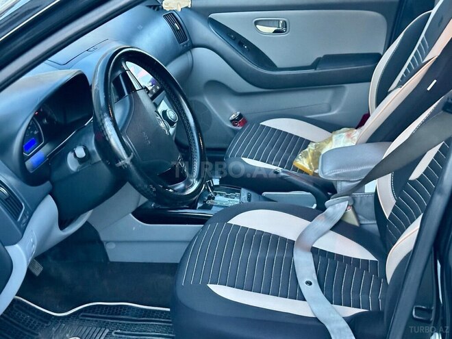 Hyundai Elantra-3