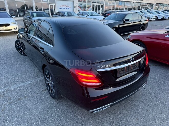 Mercedes E 220 d-7